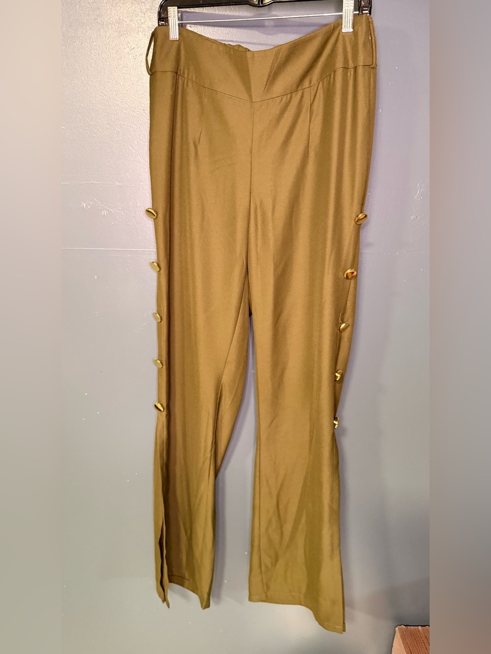 VENUS Olive Green pants with button Detail
